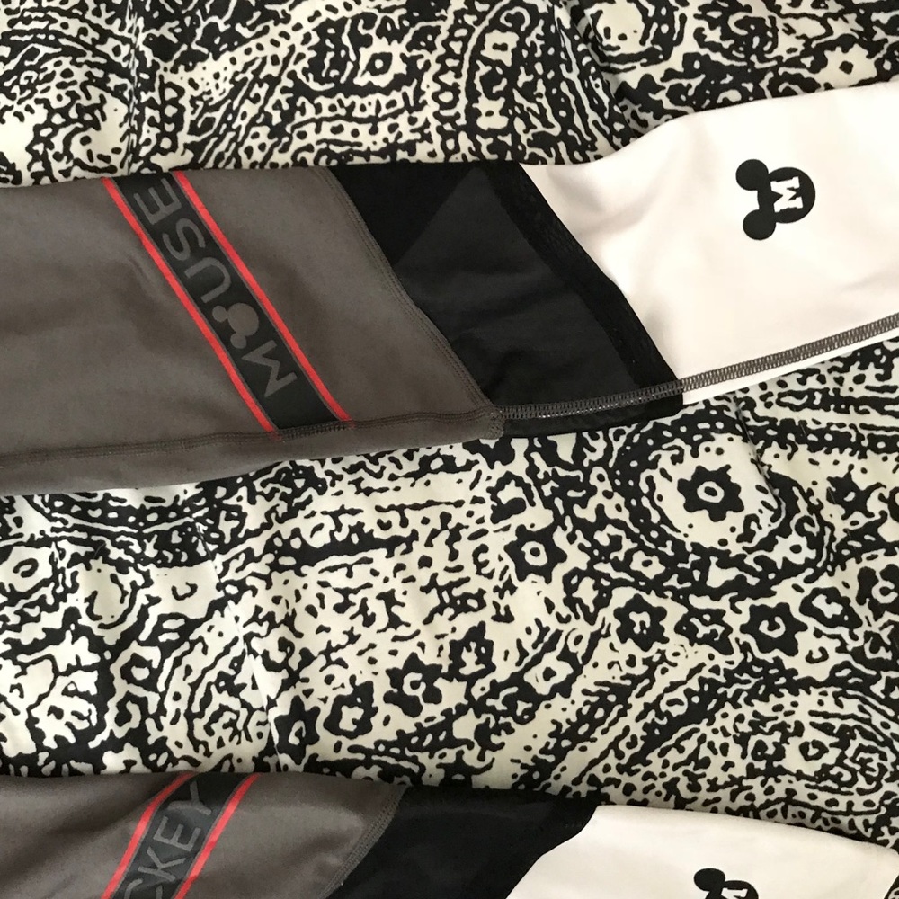 Mickey Mouse gray and white leggings - Picture 3 of 4